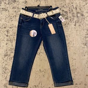 Wallflower capris, size 11.